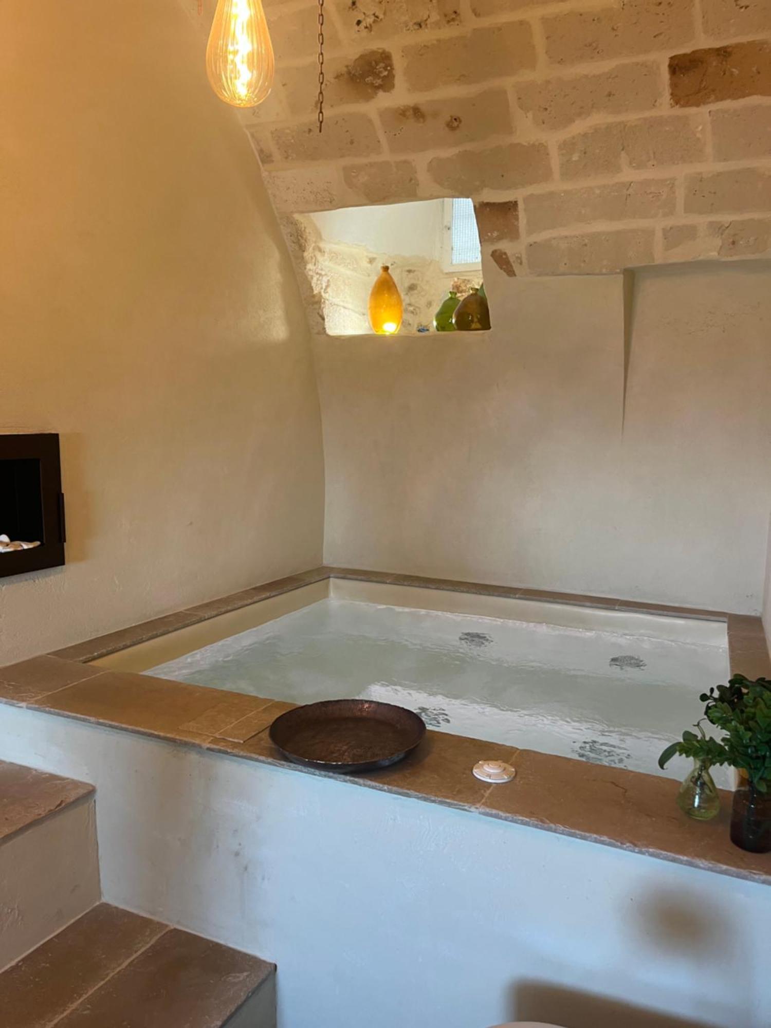 Camilla Luxury Suite オストゥーニ エクステリア 写真